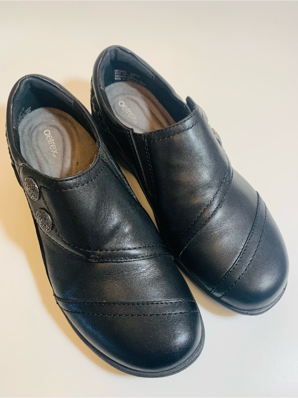 Aetrex Women’s Black Slip-ons Size US 7